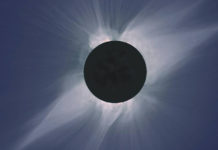 Fråga PopAst: Hur reser man bäst till solförmörkelsen i USA i augusti 2017? Bild: Steve Albers, Boulder, CO; Dennis DiCicco, Sky and Telescope; Gary Emerson, E. E. Barnard Observatory