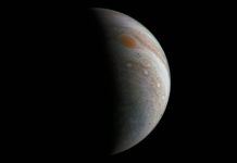 Juno utforskar Jupiters polarsken Bild: NASA/JPL-Caltech/SwRI/MSSS/Roman Tkachenko