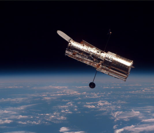 En hyllningssång till Hubble Rymdteleskopet Hubble som befinner sig utanför jordens atmosfär kan se ljus från rymden som annars blockeras av atmosfären. Källa: NASA