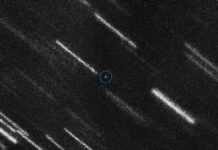 Mycket liten asteroid missar oss i oktober
