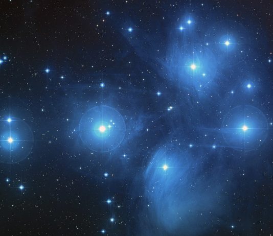 Gaia rör om bland stjärnorna: nya besked om Albireo och Plejaderna
