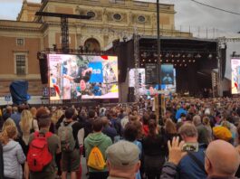 Direktlänk till ISS och pampig rymdkonst invigde Stockholms kulturfestival