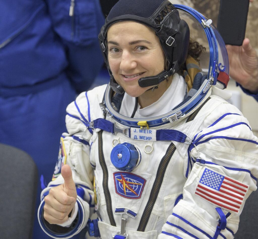 Jessica Meir timmarna innan hennes första rymdfärd 2019, under expedition 61. Bild: NASA/Bill Ingalls