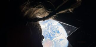 Första bilderna från månresan