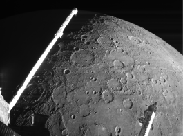Bepicolombo ankommer äntligen till Merkurius Foto från Esa/Jaxa Bepicolombo, 23 juni 2022, under en av många förbiflygningar av Merkurius: https://www.esa.int/ESA_Multimedia/Images/2022/06/BepiColombo_surveys_Mercury_s_rich_geology